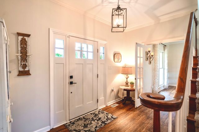 4038 Foxfield Dr, Columbia, TN 38401