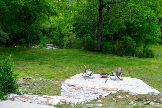 4038 Foxfield Dr, Columbia, TN 38401