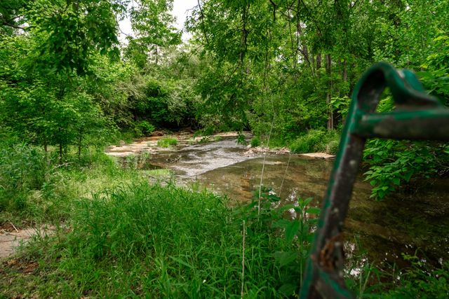 4038 Foxfield Dr, Columbia, TN 38401
