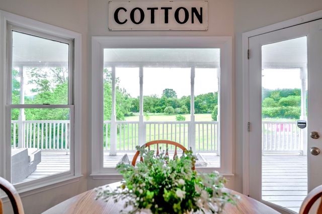 4038 Foxfield Dr, Columbia, TN 38401