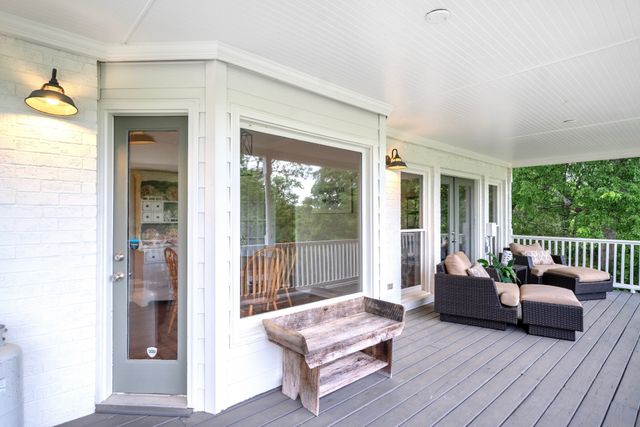 4038 Foxfield Dr, Columbia, TN 38401