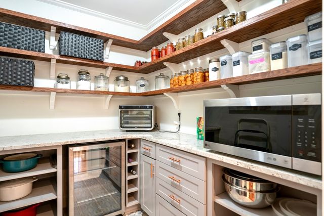 4038 Foxfield Dr, Columbia, TN 38401