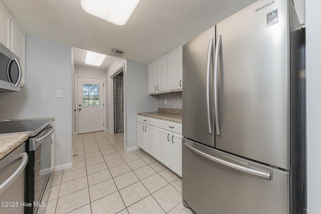 353 Potters Hill Road, Richlands, NC 28574