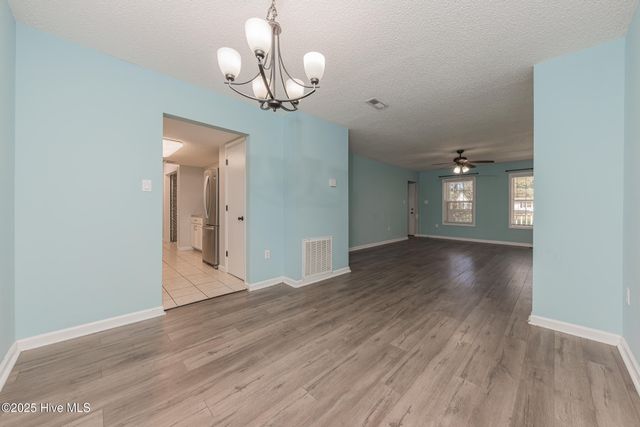 353 Potters Hill Road, Richlands, NC 28574