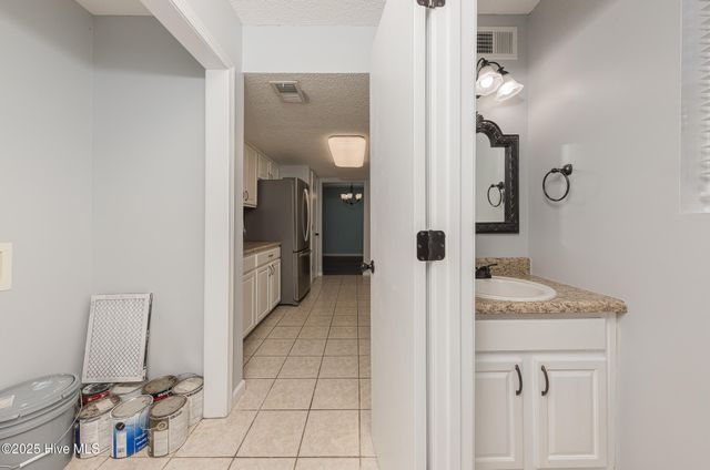 353 Potters Hill Road, Richlands, NC 28574