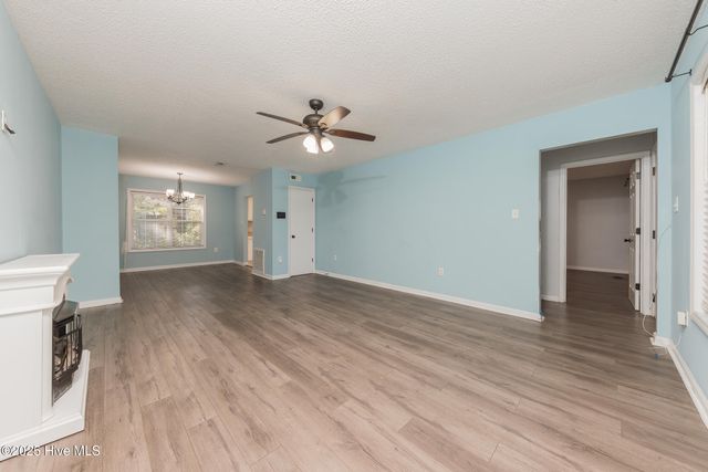 353 Potters Hill Road, Richlands, NC 28574