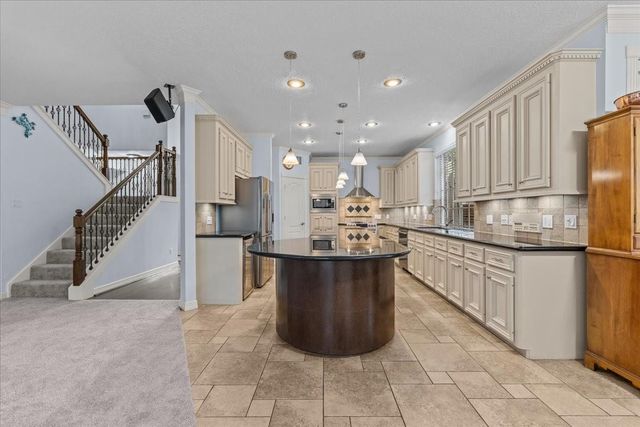 914 Pinewood Lane, Seabrook, TX 77586