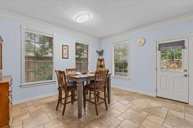 914 Pinewood Lane, Seabrook, TX 77586