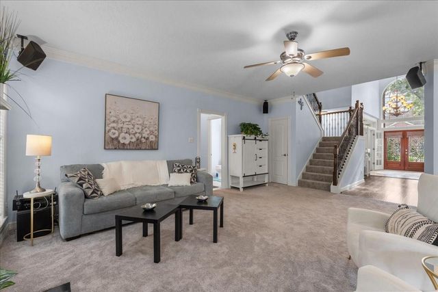 914 Pinewood Lane, Seabrook, TX 77586