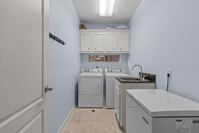 914 Pinewood Lane, Seabrook, TX 77586