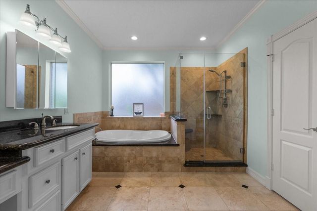 914 Pinewood Lane, Seabrook, TX 77586