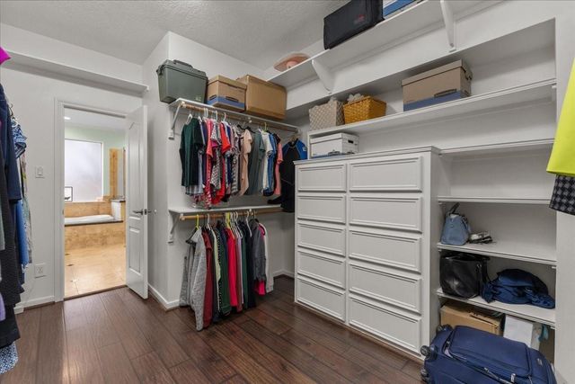 914 Pinewood Lane, Seabrook, TX 77586