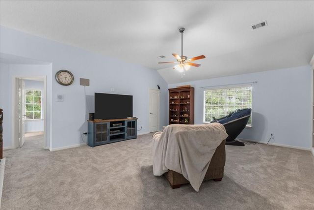 914 Pinewood Lane, Seabrook, TX 77586