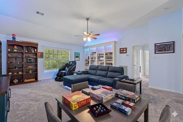 914 Pinewood Lane, Seabrook, TX 77586