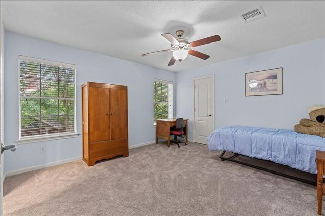 914 Pinewood Lane, Seabrook, TX 77586