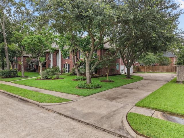 914 Pinewood Lane, Seabrook, TX 77586