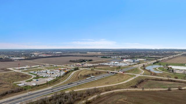 56XX Rockton Road, Roscoe, IL 61073
