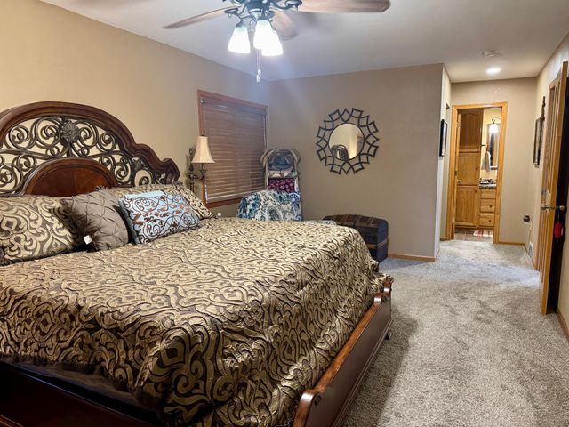904 Riverside Avenue N, Sartell, MN 56377