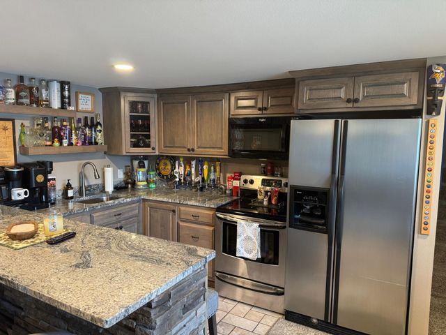 904 Riverside Avenue N, Sartell, MN 56377