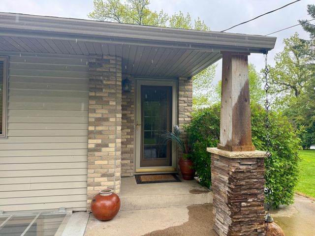 904 Riverside Avenue N, Sartell, MN 56377