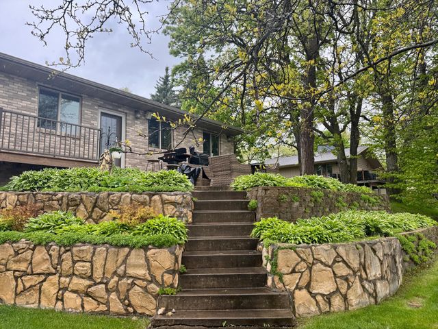 904 Riverside Avenue N, Sartell, MN 56377
