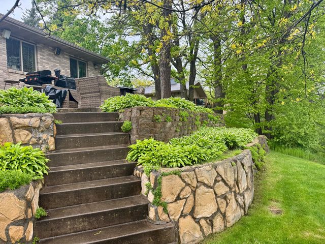 904 Riverside Avenue N, Sartell, MN 56377