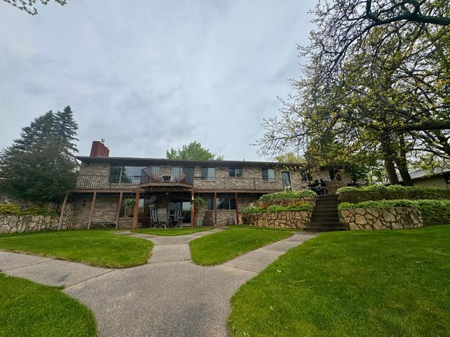 904 Riverside Avenue N, Sartell, MN 56377