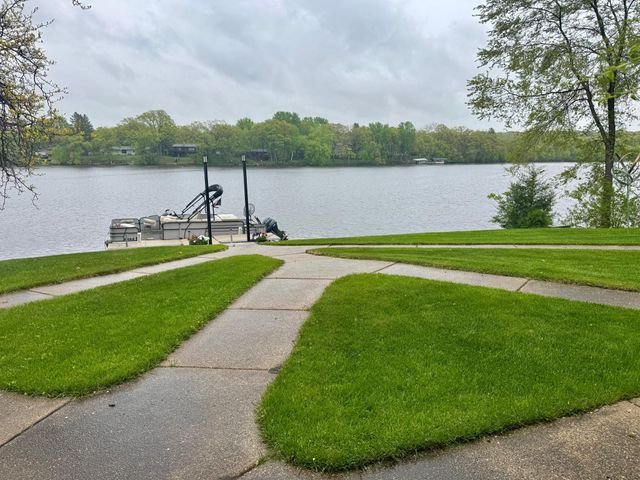 904 Riverside Avenue N, Sartell, MN 56377
