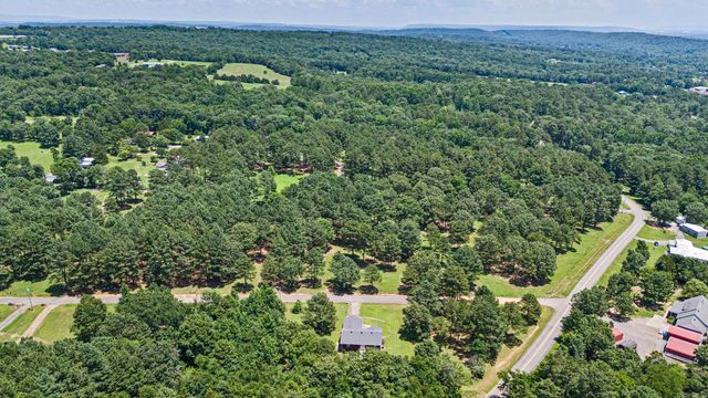 109 Topeka Court, Russellville, AR 72802