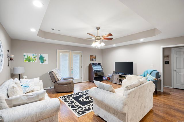 109 Topeka Court, Russellville, AR 72802