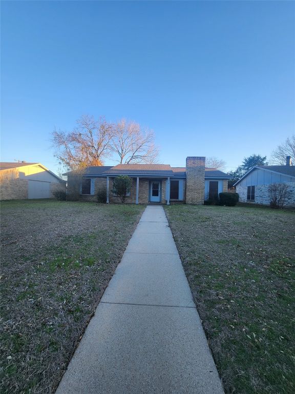 1310 Oakbluff Drive, Lancaster, TX 75146