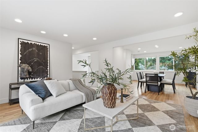 2110 167th Avenue NE, Bellevue, WA 98008