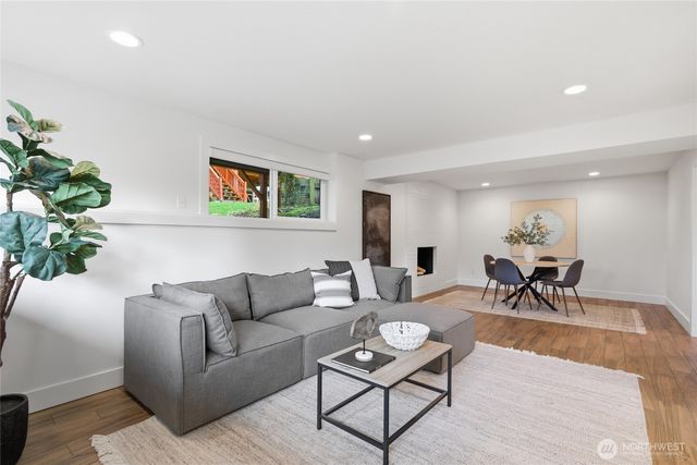 2110 167th Avenue NE, Bellevue, WA 98008