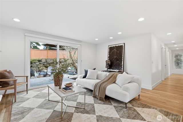 2110 167th Avenue NE, Bellevue, WA 98008