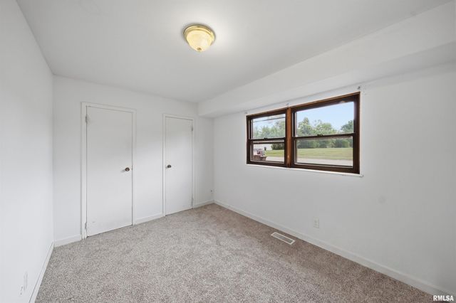 5914 N FROSTWOOD Parkway, Peoria, IL 61615
