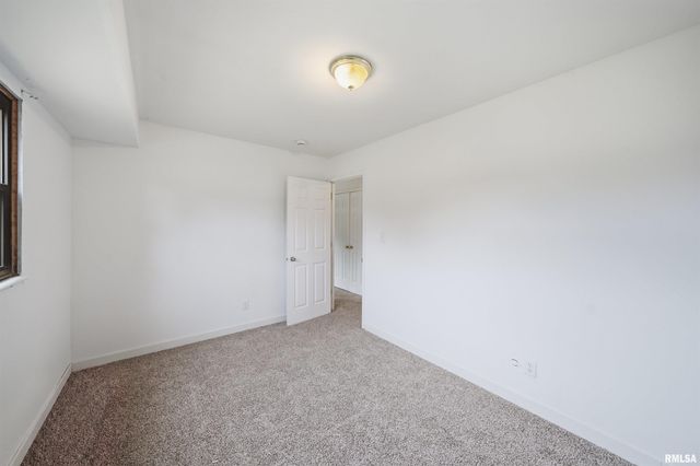 5914 N FROSTWOOD Parkway, Peoria, IL 61615