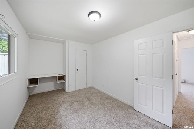 5914 N FROSTWOOD Parkway, Peoria, IL 61615
