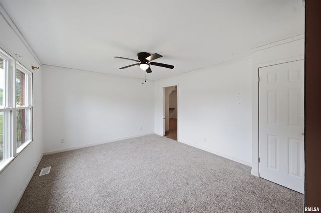 5914 N FROSTWOOD Parkway, Peoria, IL 61615