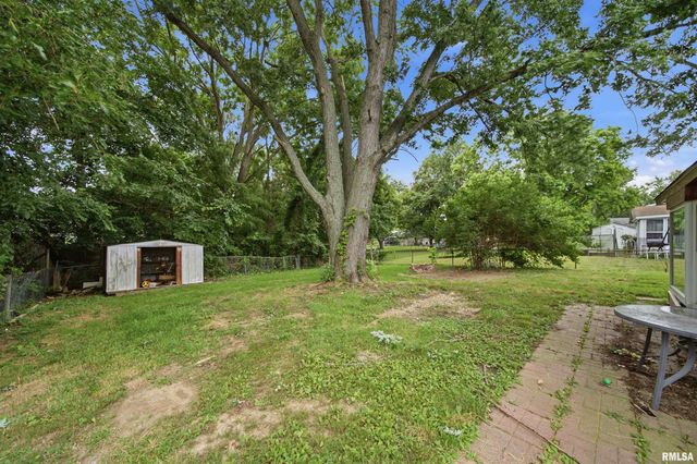 5914 N FROSTWOOD Parkway, Peoria, IL 61615