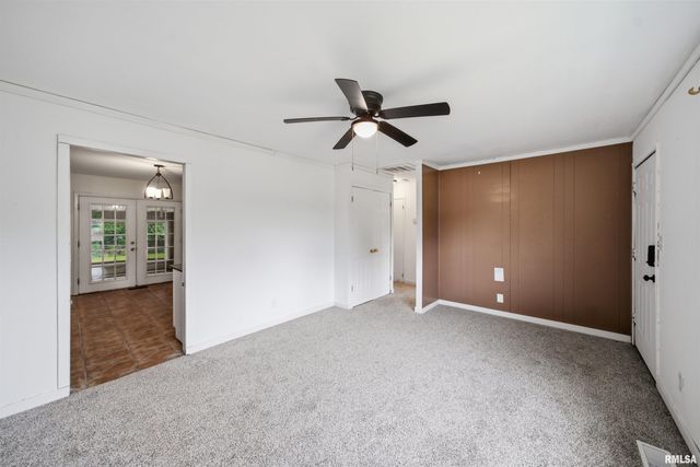 5914 N FROSTWOOD Parkway, Peoria, IL 61615