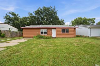 5914 N FROSTWOOD Parkway, Peoria, IL 61615
