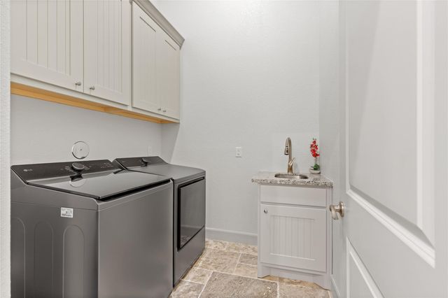 138 La Vie Drive, Montgomery, TX 77316