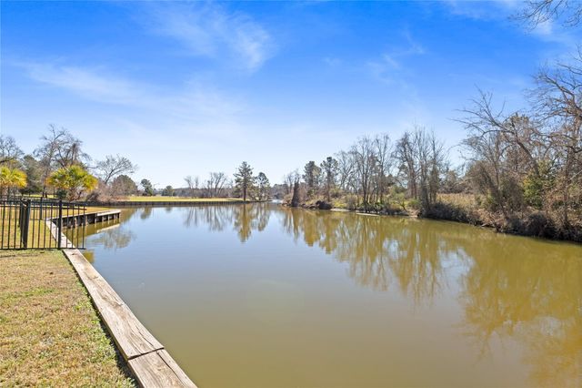 138 La Vie Drive, Montgomery, TX 77316