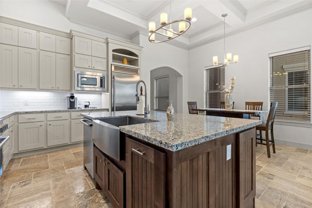 138 La Vie Drive, Montgomery, TX 77316