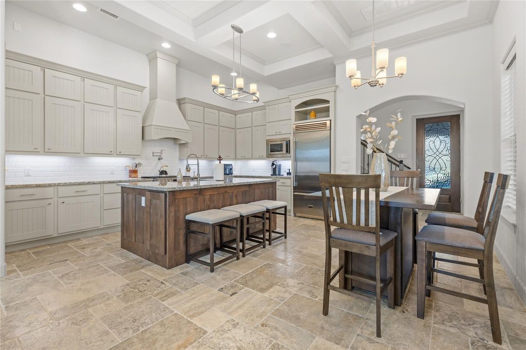 138 La Vie Drive, Montgomery, TX 77316