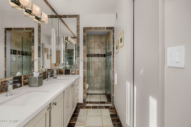 3921 E SAN MIGUEL Avenue, Paradise Valley, AZ 85253