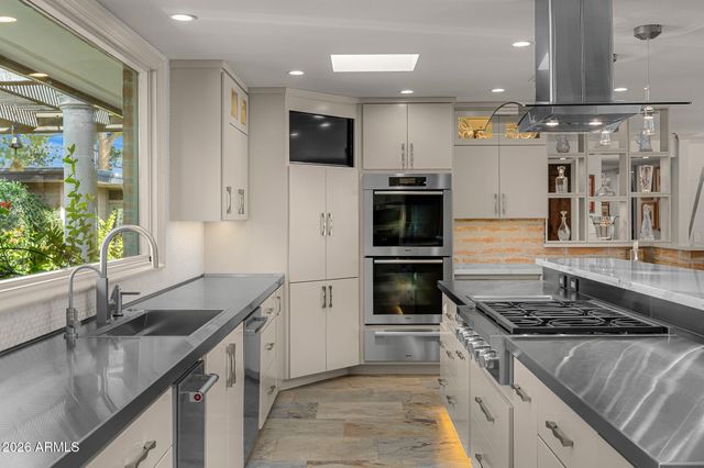 3921 E SAN MIGUEL Avenue, Paradise Valley, AZ 85253