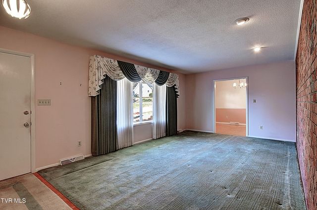 3602 Cimarron Drive, Johnson City, TN 37601