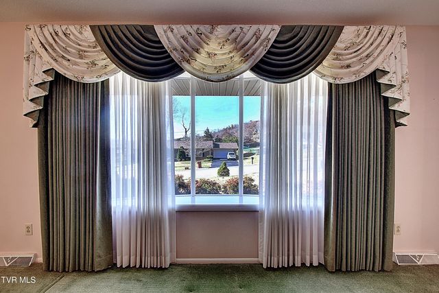 3602 Cimarron Drive, Johnson City, TN 37601