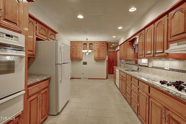 3602 Cimarron Drive, Johnson City, TN 37601